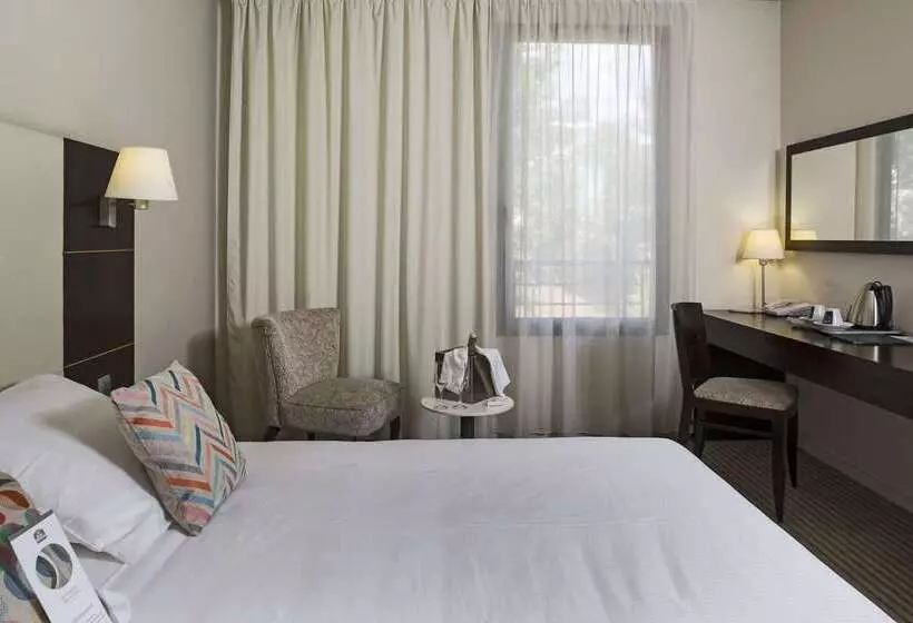 Hotel Mercure Aix En Provence La Duranne Gare Tgv