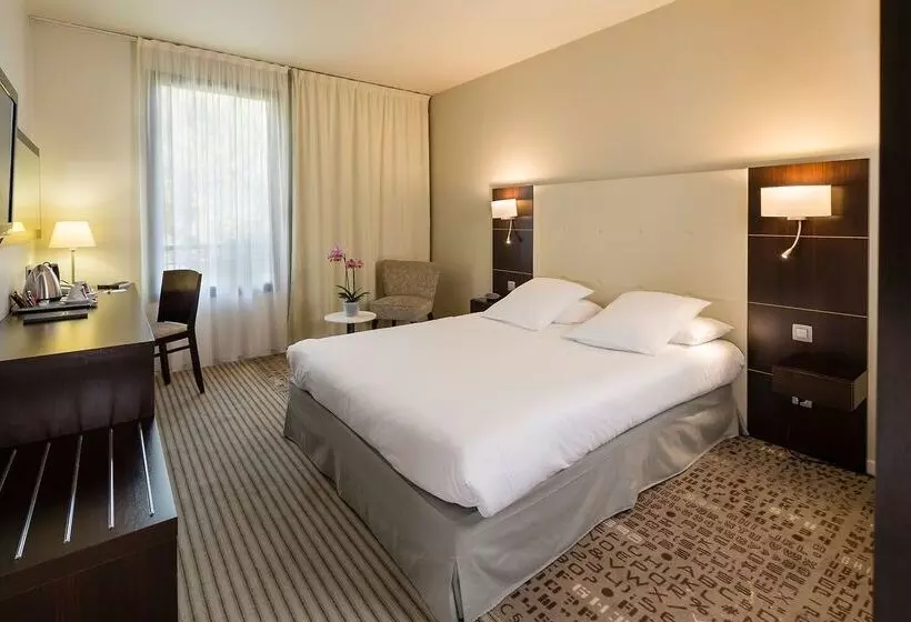 Hotel Mercure Aix En Provence La Duranne Gare Tgv