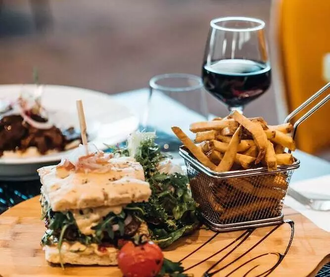 Hotel Mercure Aix En Provence La Duranne Gare Tgv