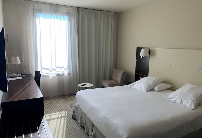 هتل Mercure Aix En Provence La Duranne Gare Tgv