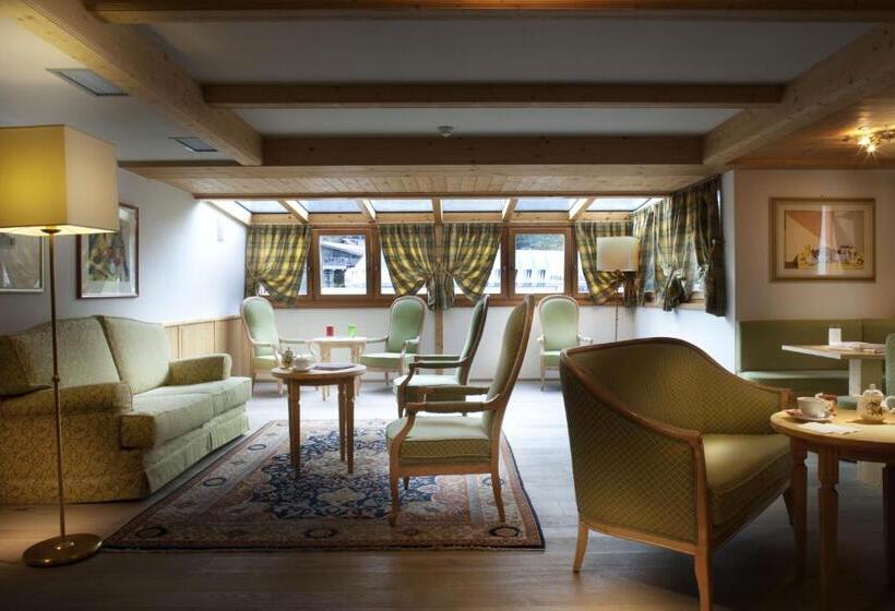 ホテル Campiglio Bellavista