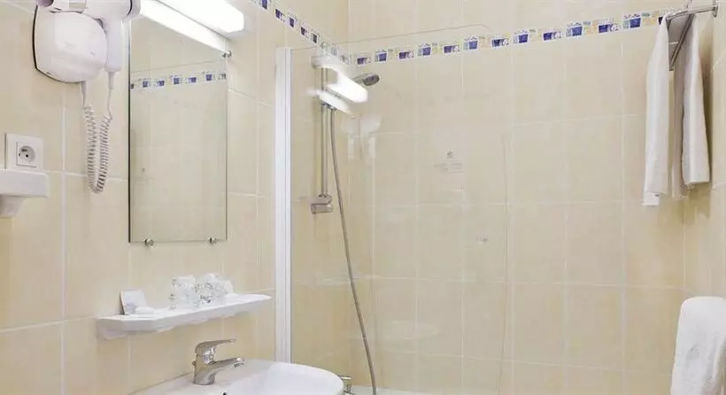 هتل Du Quai Voltaire