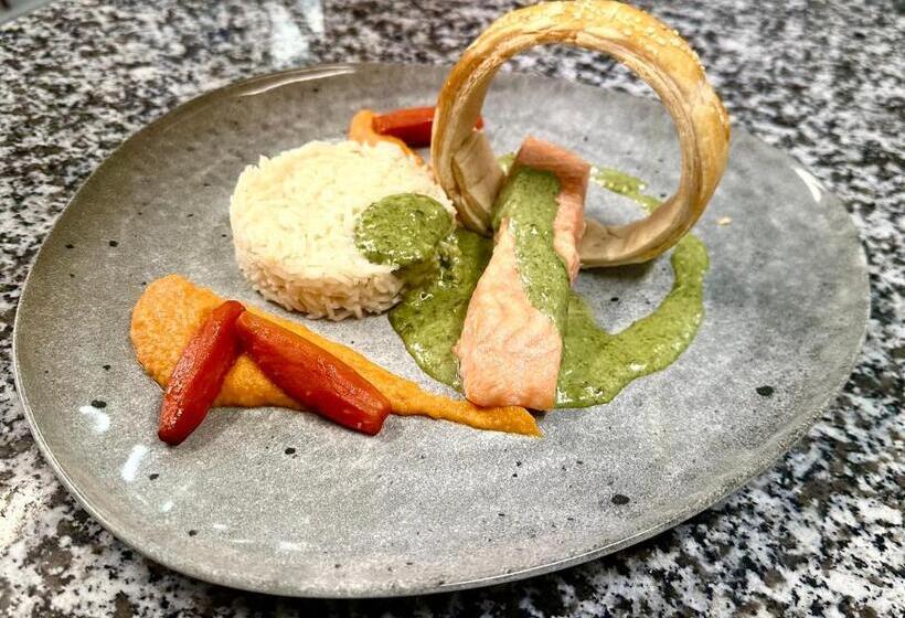 Отель Hôtel Et Restaurant Domaine De L Orangerie