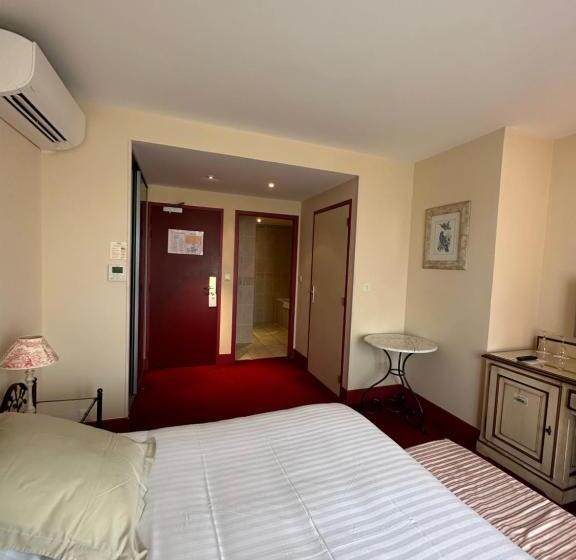 Отель Hôtel Et Restaurant Domaine De L Orangerie