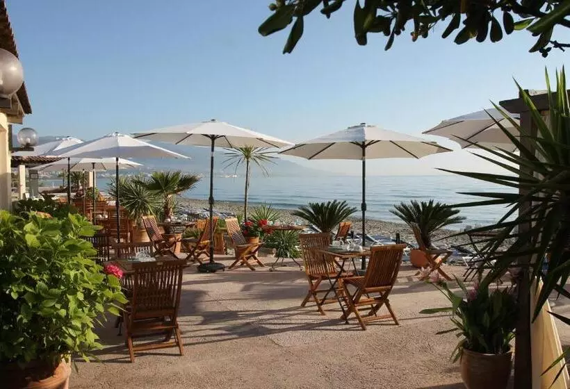 בית מלון כפרי Hôtel Pineto