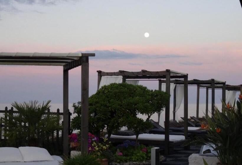 Отель Hôtel Pineto