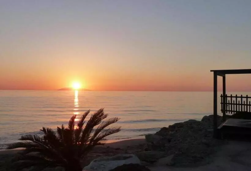 בית מלון כפרי Hôtel Pineto