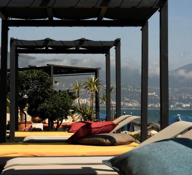 Отель Hôtel Pineto