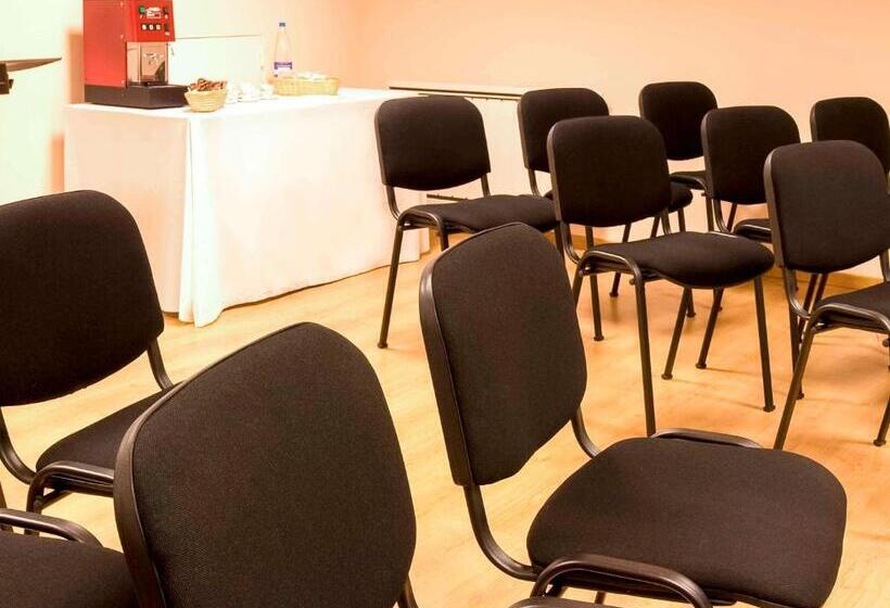 בית מלון כפרי Ibis Budget Limoges Nord