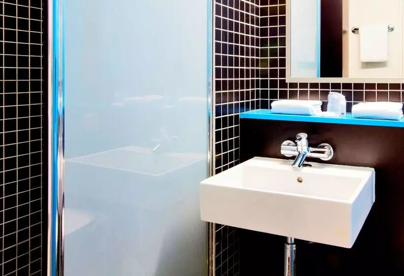 Отель Kyriad Viry Chatillon