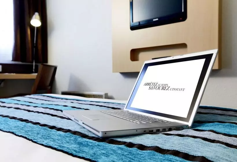 Отель Kyriad Viry Chatillon