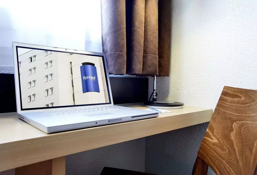 Отель Kyriad Viry Chatillon