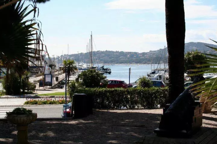 ホテル Les Palmiers