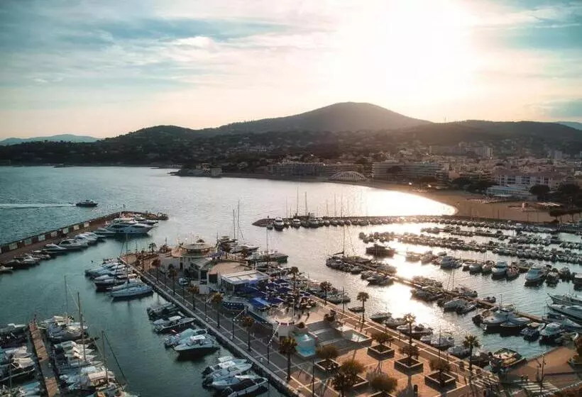 ホテル Les Palmiers