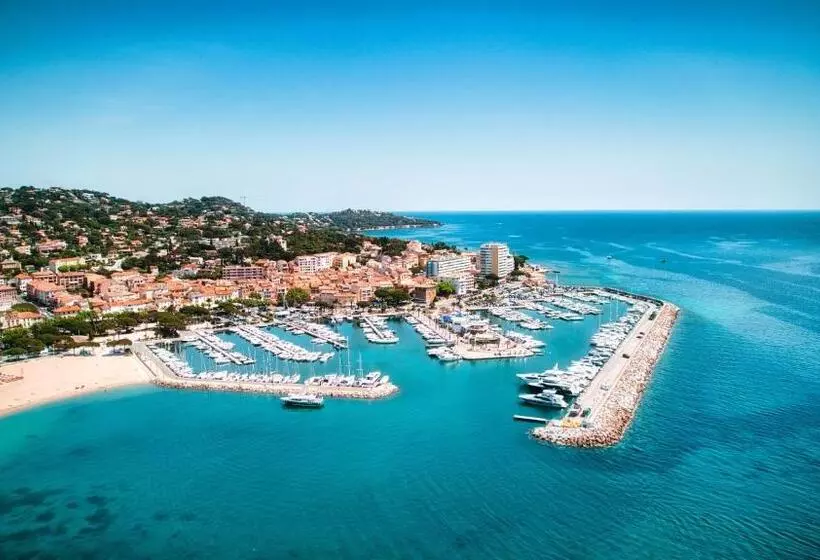 ホテル Les Palmiers