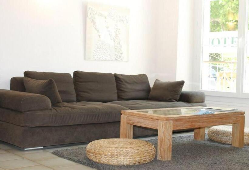 בית מלון כפרי Les Palmiers