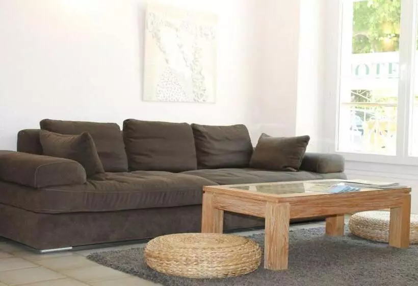 ホテル Les Palmiers