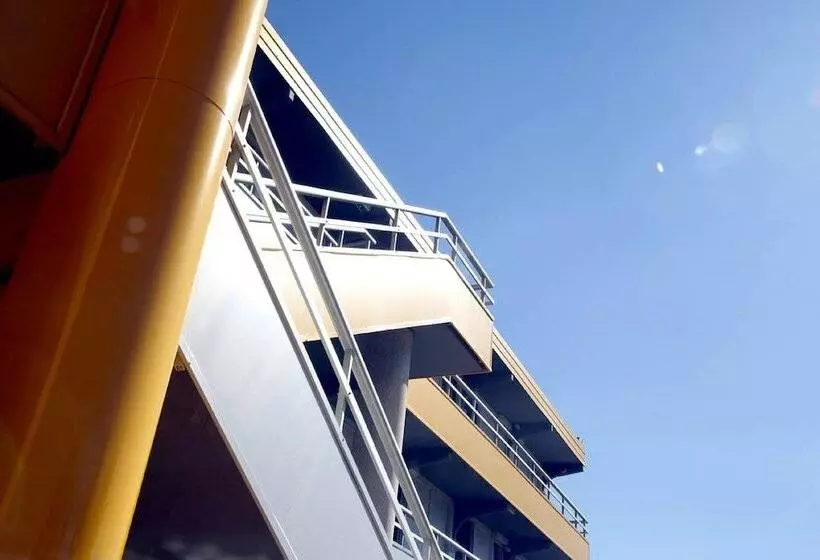 هتل Première Classe Aéroport Marseille