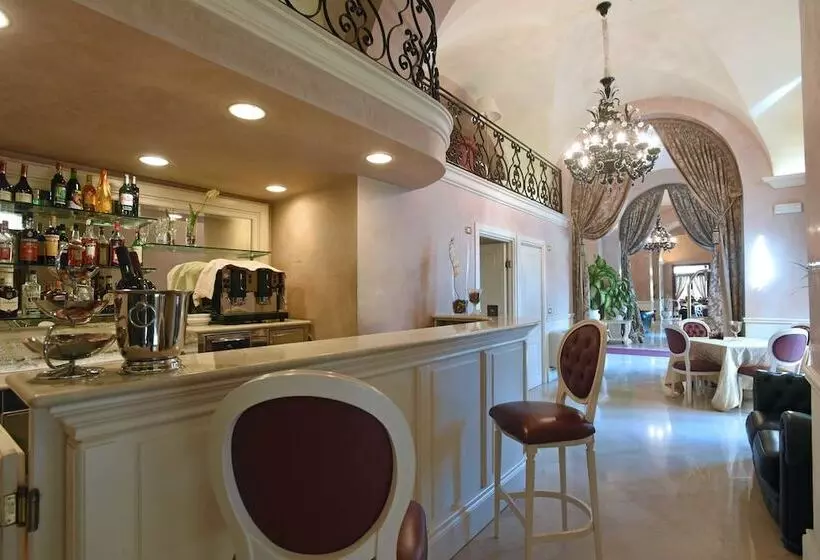 Suite Hotel Santa Chiara