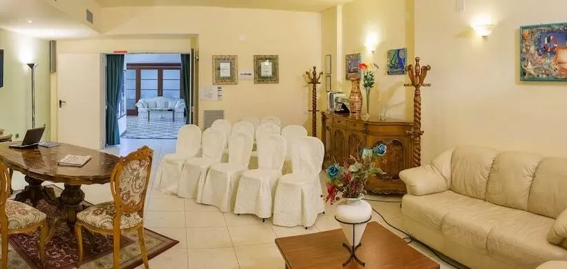 בית מלון כפרי Villa Elena