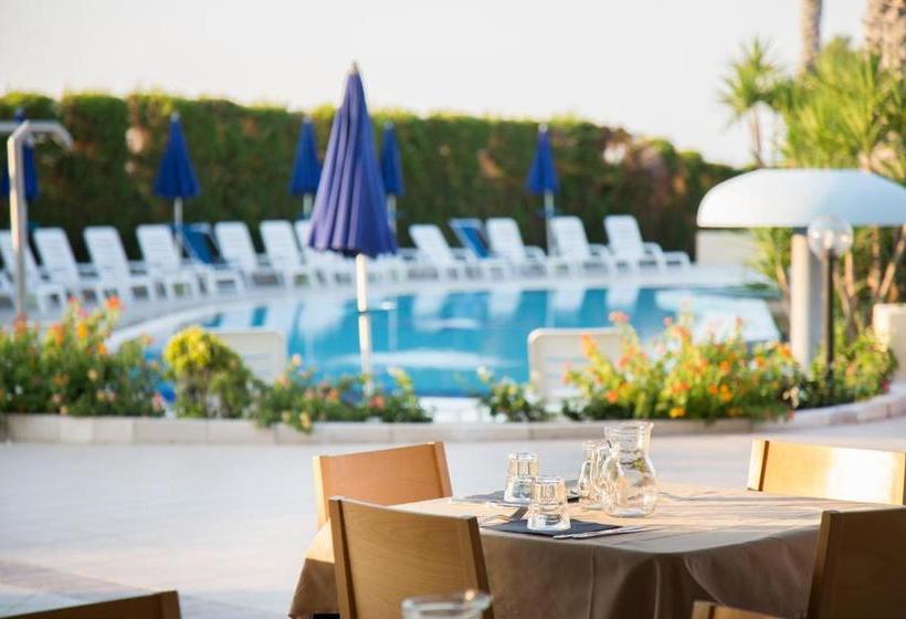 Отель Village Paradise