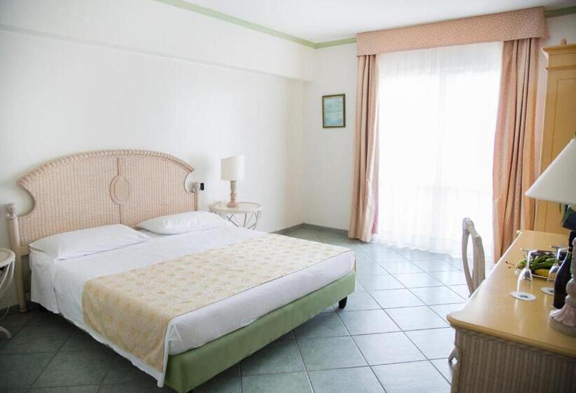 Отель Village Paradise