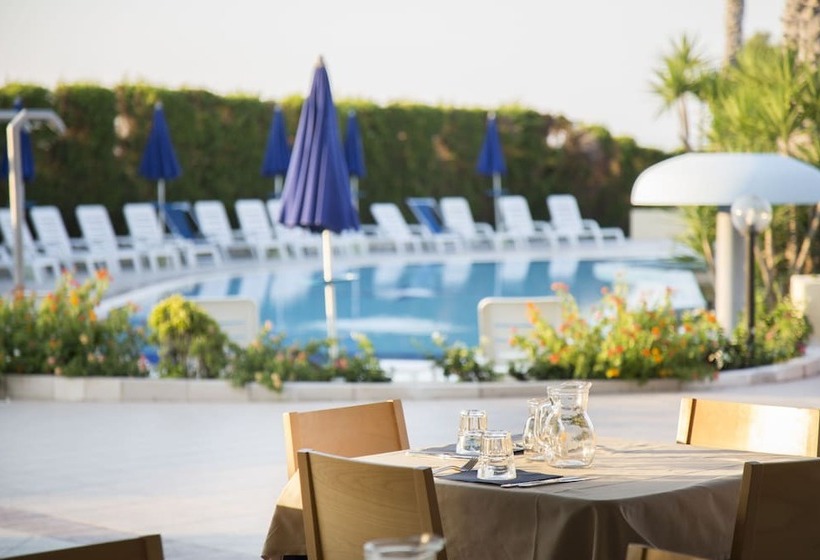 Отель Village Paradise