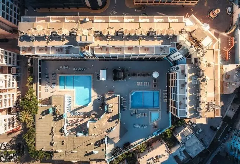 استراحتگاه The St. George’s Park