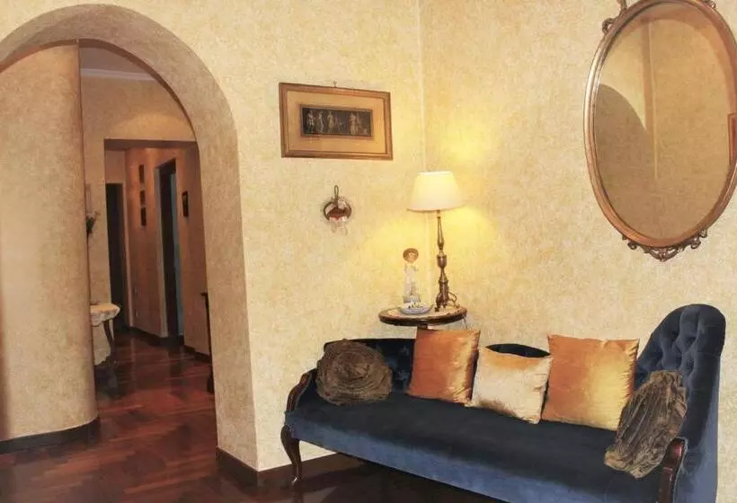 تختخواب و صبحانه Anne & Mary