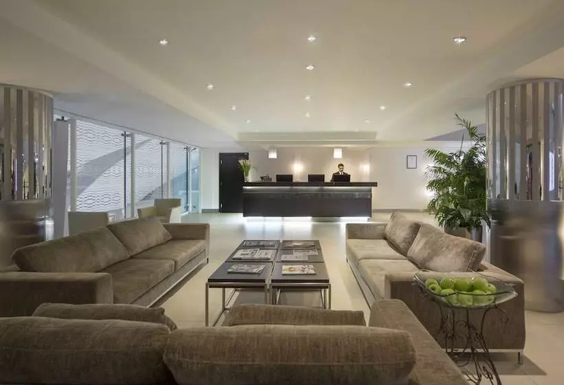 Dubai International Hotel, Dubai Airport