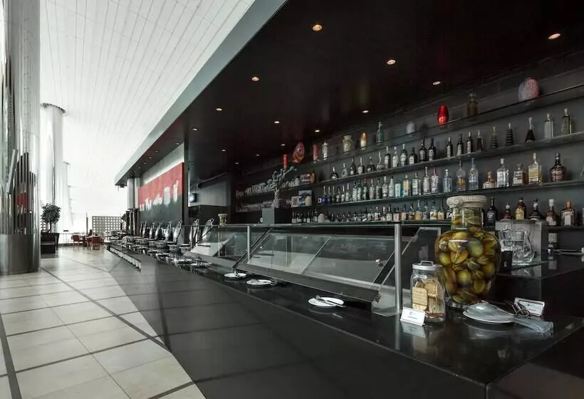 Dubai International Hotel, Dubai Airport