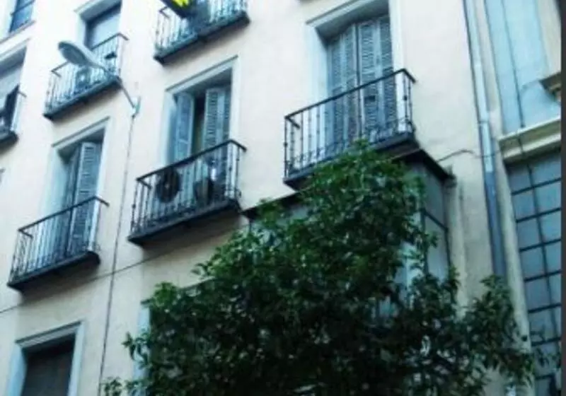 مسافرخانه Ch Chelo