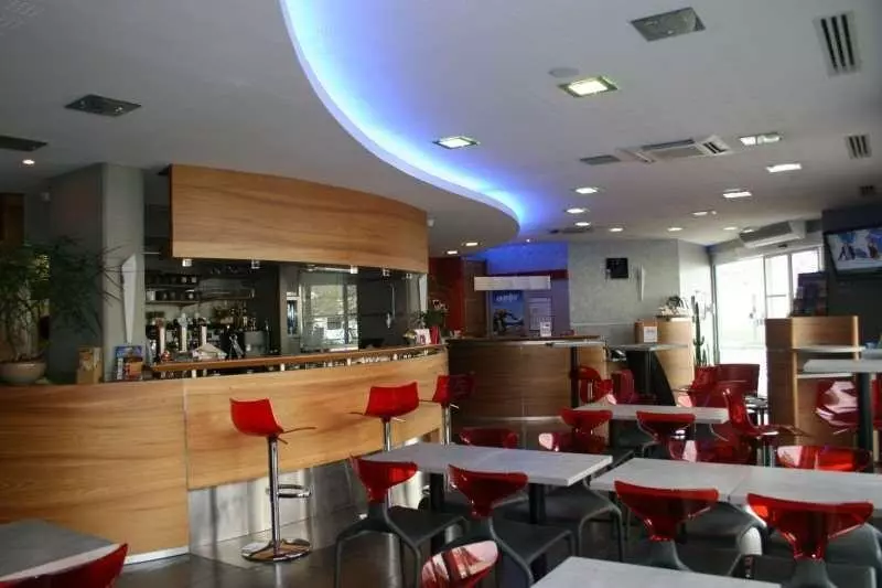 בית מלון כפרי De La Cité