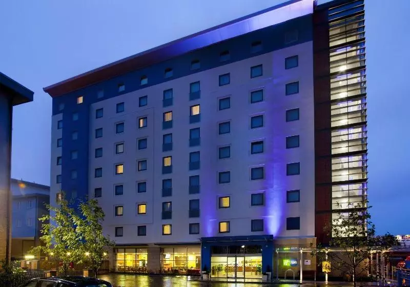 ホテル Holiday Inn Express Slough By Ihg