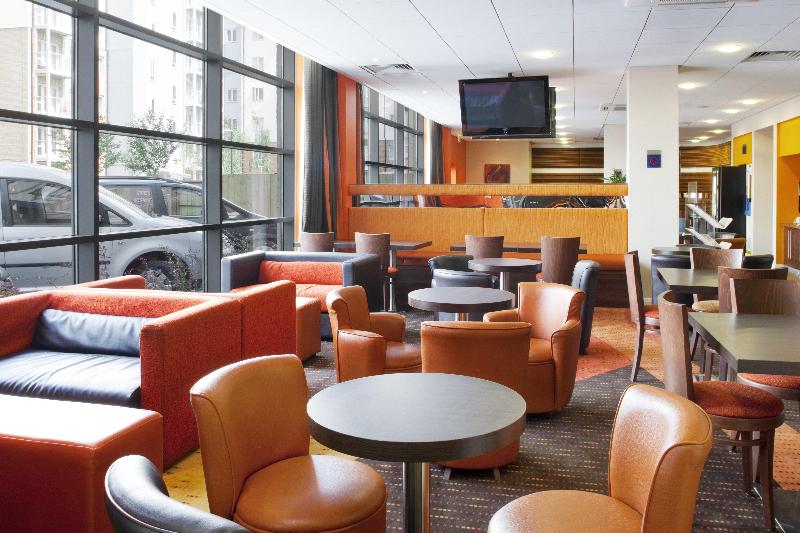 בית מלון כפרי Holiday Inn Express Slough By Ihg