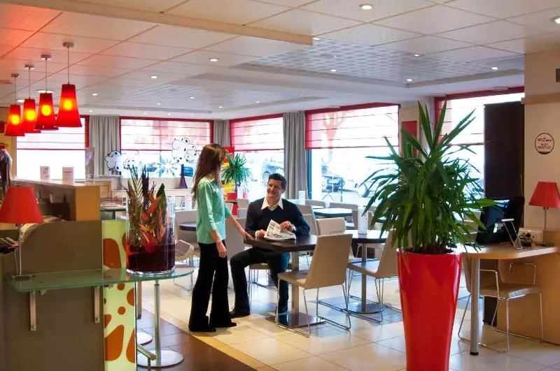 Отель Ibis Etampes