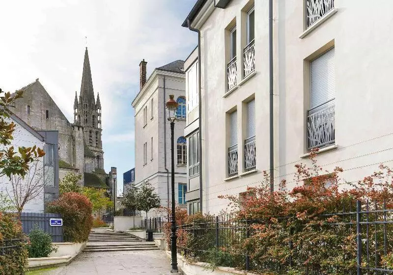 Отель Ibis Etampes