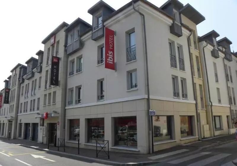 Отель Ibis Etampes
