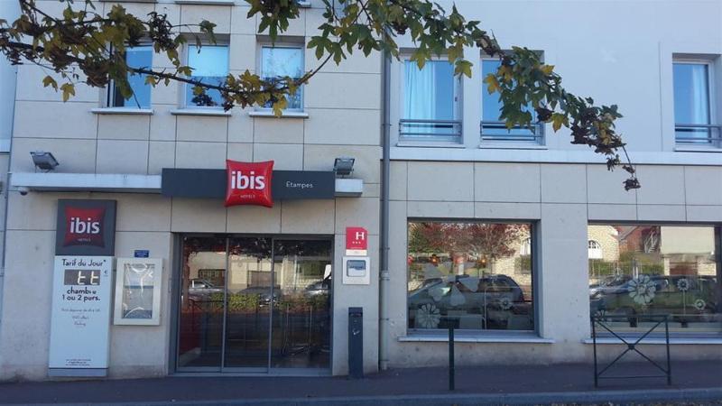בית מלון כפרי Ibis Etampes