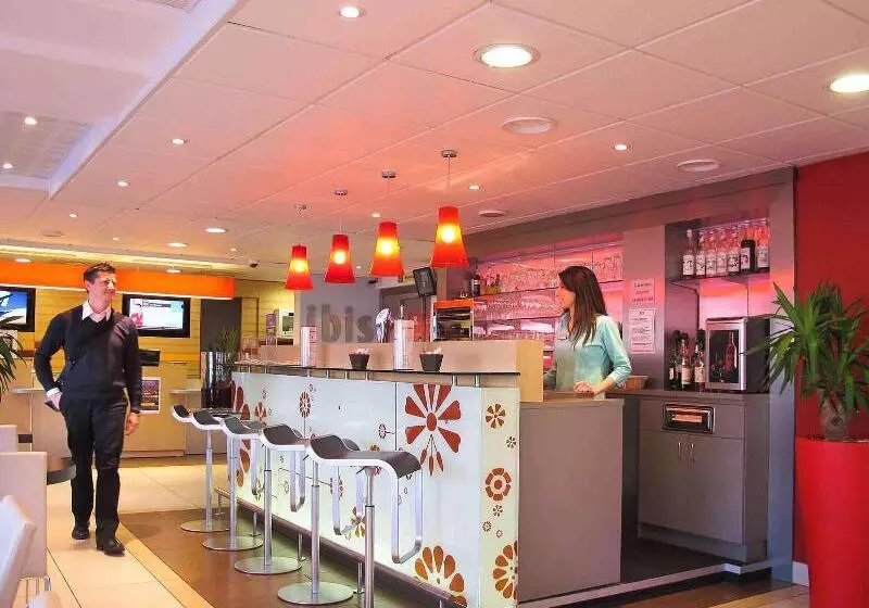 Отель Ibis Etampes