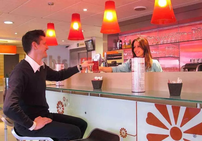 Отель Ibis Etampes