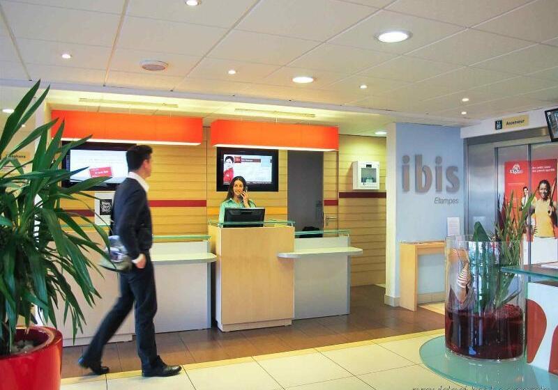 בית מלון כפרי Ibis Etampes