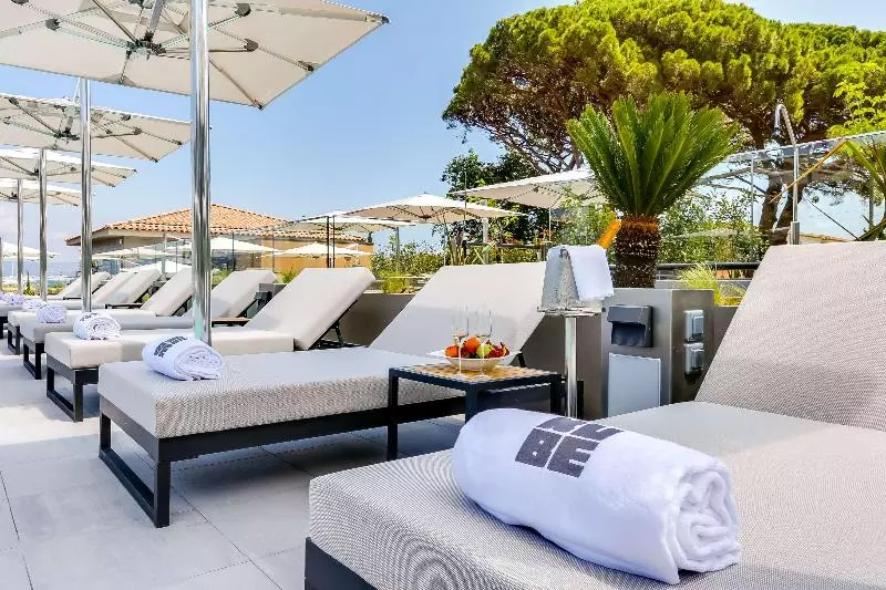 Отель Kube Saint Tropez