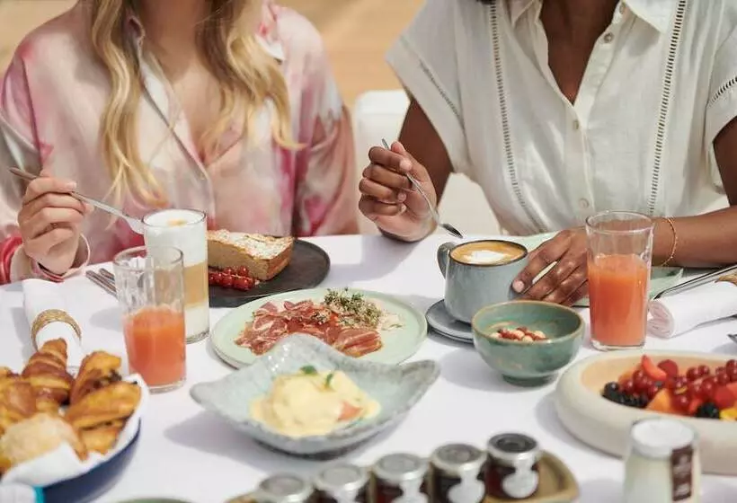 Отель Kube Saint Tropez