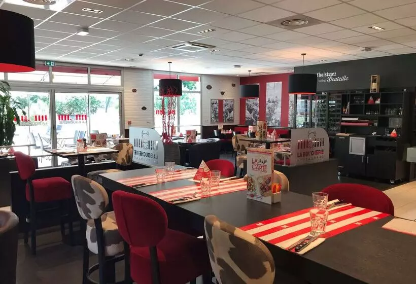 ホテル Kyriad Aix Les Milles Plan De Campagne