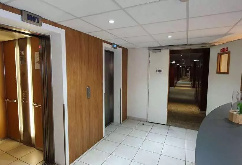 ホテル Kyriad Aix Les Milles Plan De Campagne