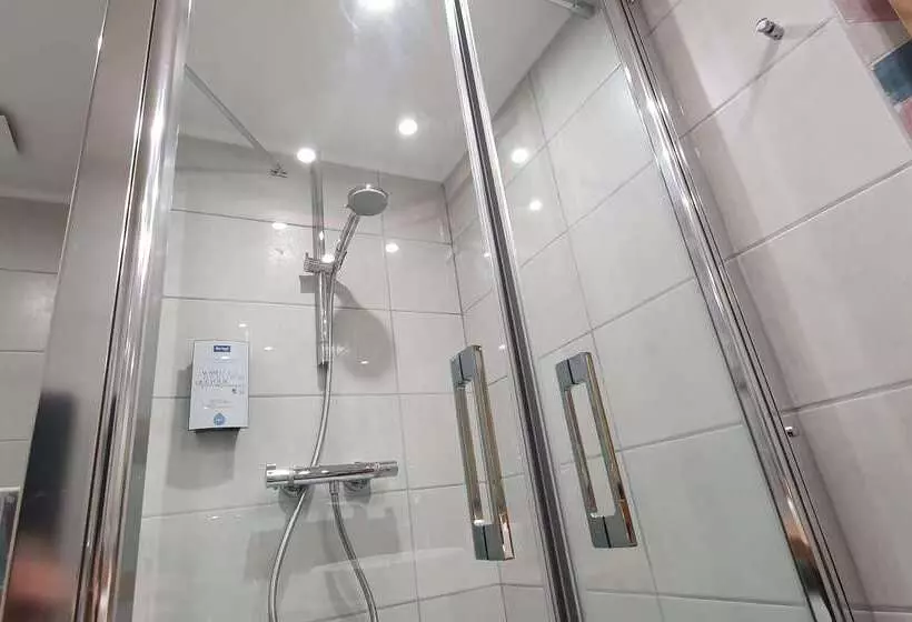 ホテル Kyriad Aix Les Milles Plan De Campagne