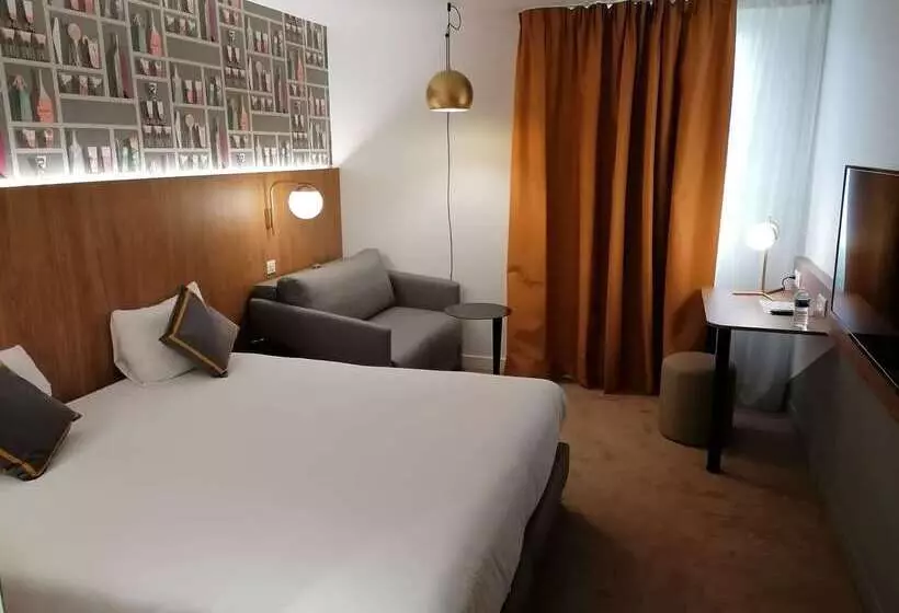 ホテル Kyriad Aix Les Milles Plan De Campagne