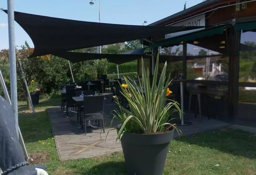 호텔 Kyriad Lyon Est   Genas Eurexpo