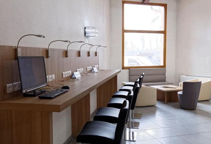 Отель Kyriad Lyon Est   Genas Eurexpo